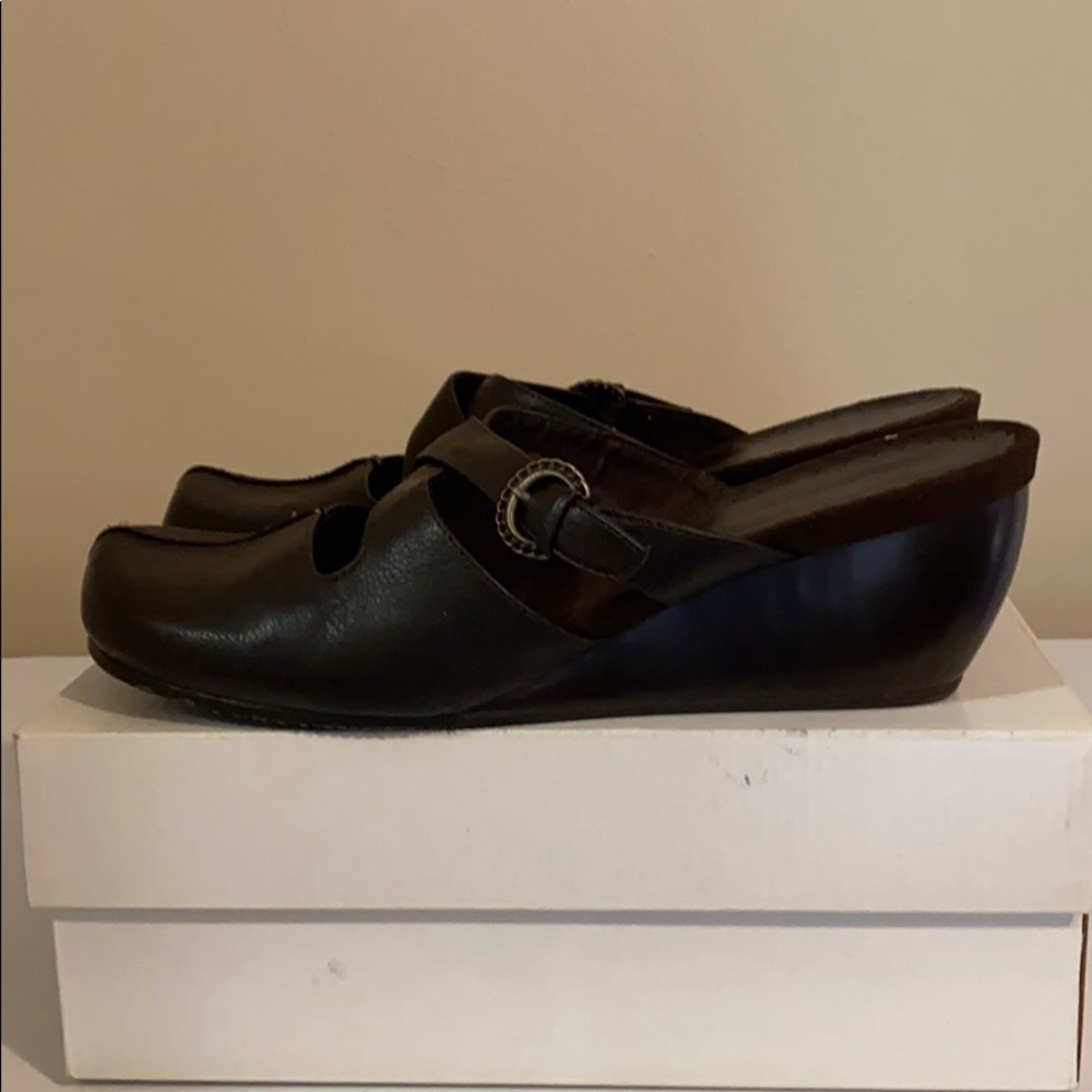 Wear Ever - Picture 4 of 5